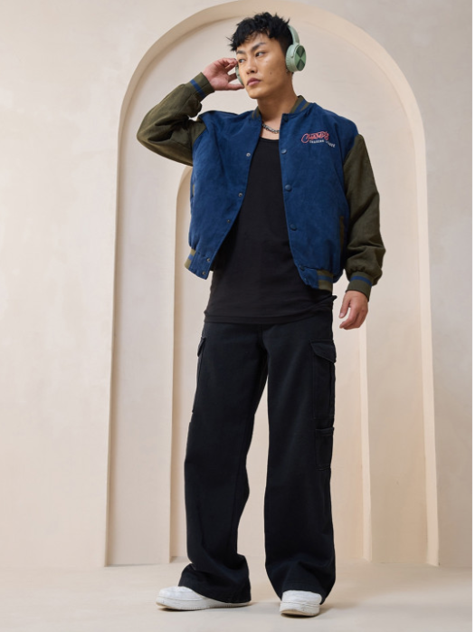 Bewakoof Men Black Mid-Rise Baggy Fit Cargo Jeans